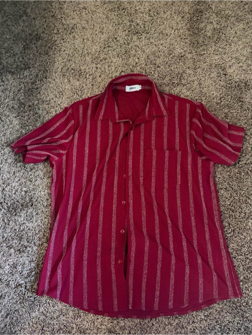 Casual Red Short-Sleeve Button-Down Shirt with Vertical Stripes